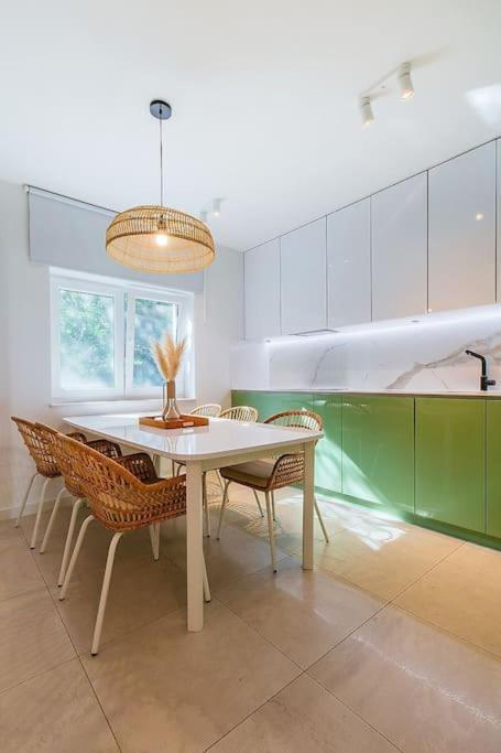 Modern With A Terrace Near Omis Kucice